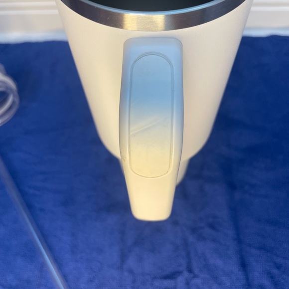 WHITE USED ONCE 40 OZ WHITE STANLEY - Picture 12 of 12